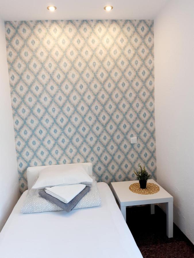 Pastel Guest Rooms Varsavia Esterno foto