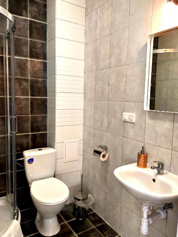 Pastel Guest Rooms Varsavia Esterno foto